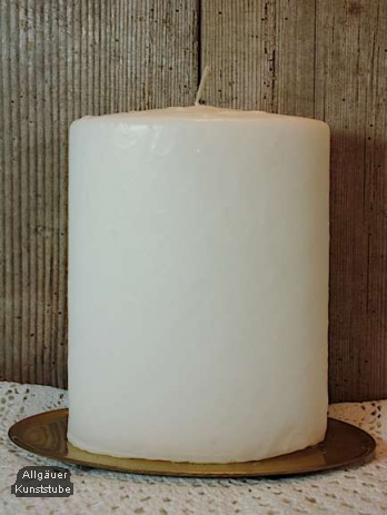 Große Ovalkerze strukturiert