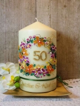 Hochzeitskerze Margarete mit Blütenkranz